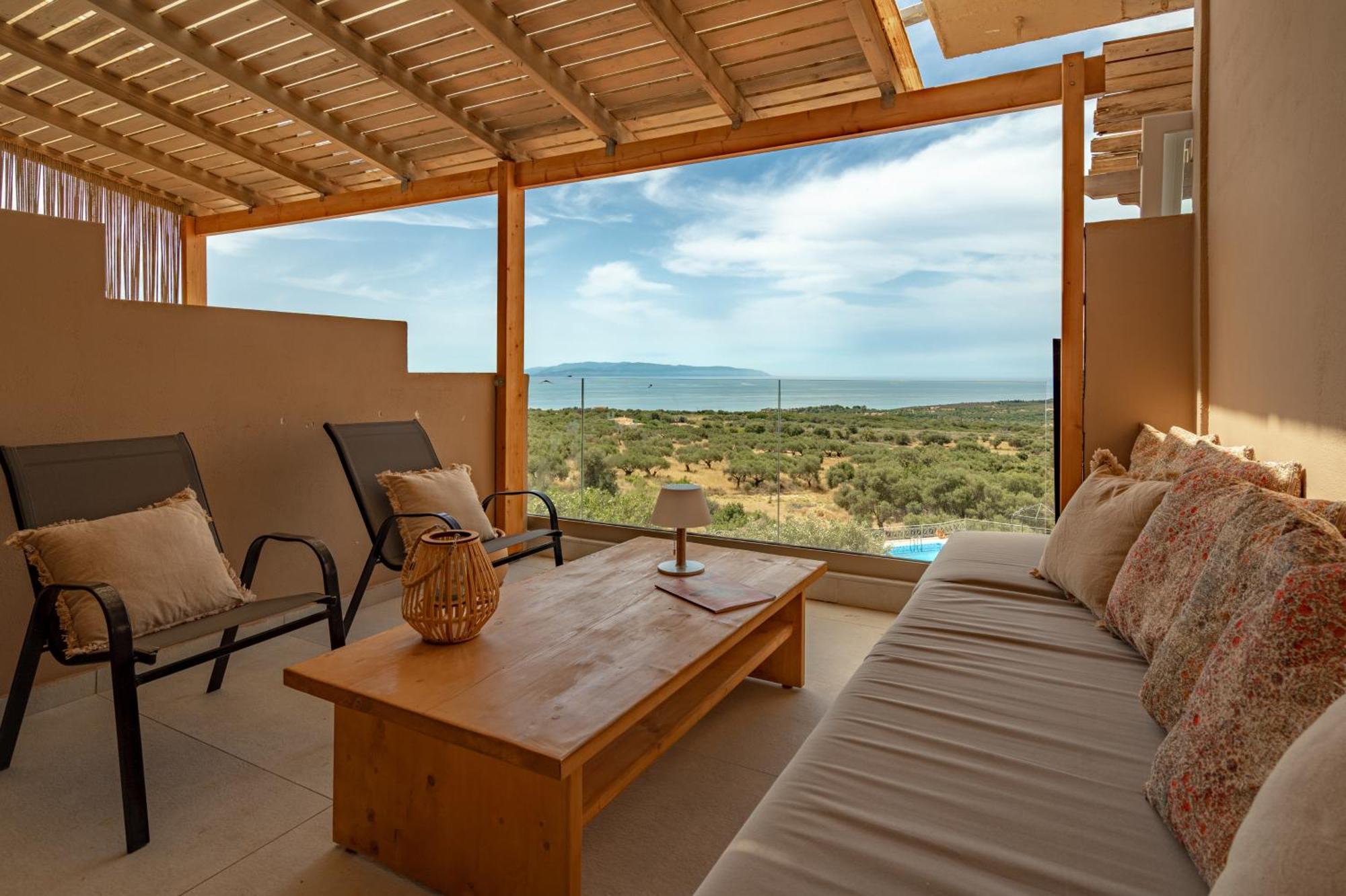 Hilltop At Kefalonia Aparthotel Angon